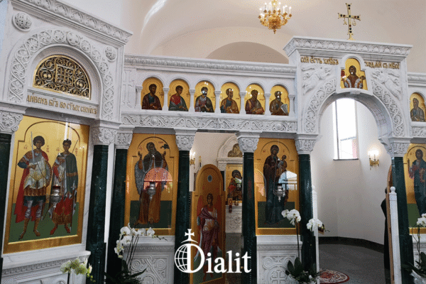 Храм Двенадцати апостолов на Осокорках в Киеве.