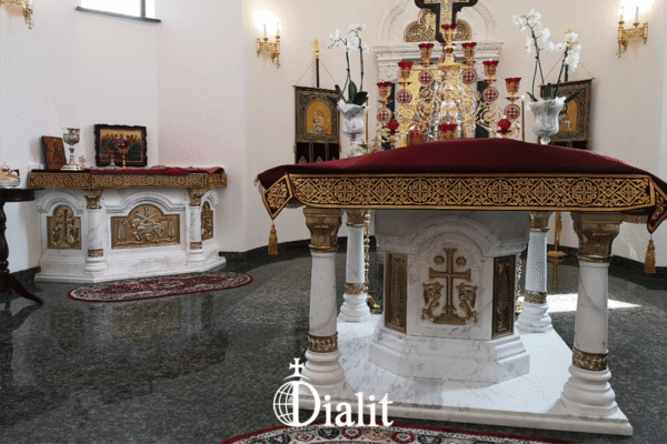 Храм Двенадцати апостолов на Осокорках в Киеве.