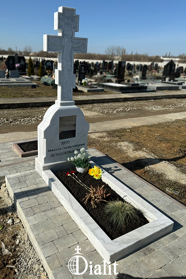 Памятники из мрамора